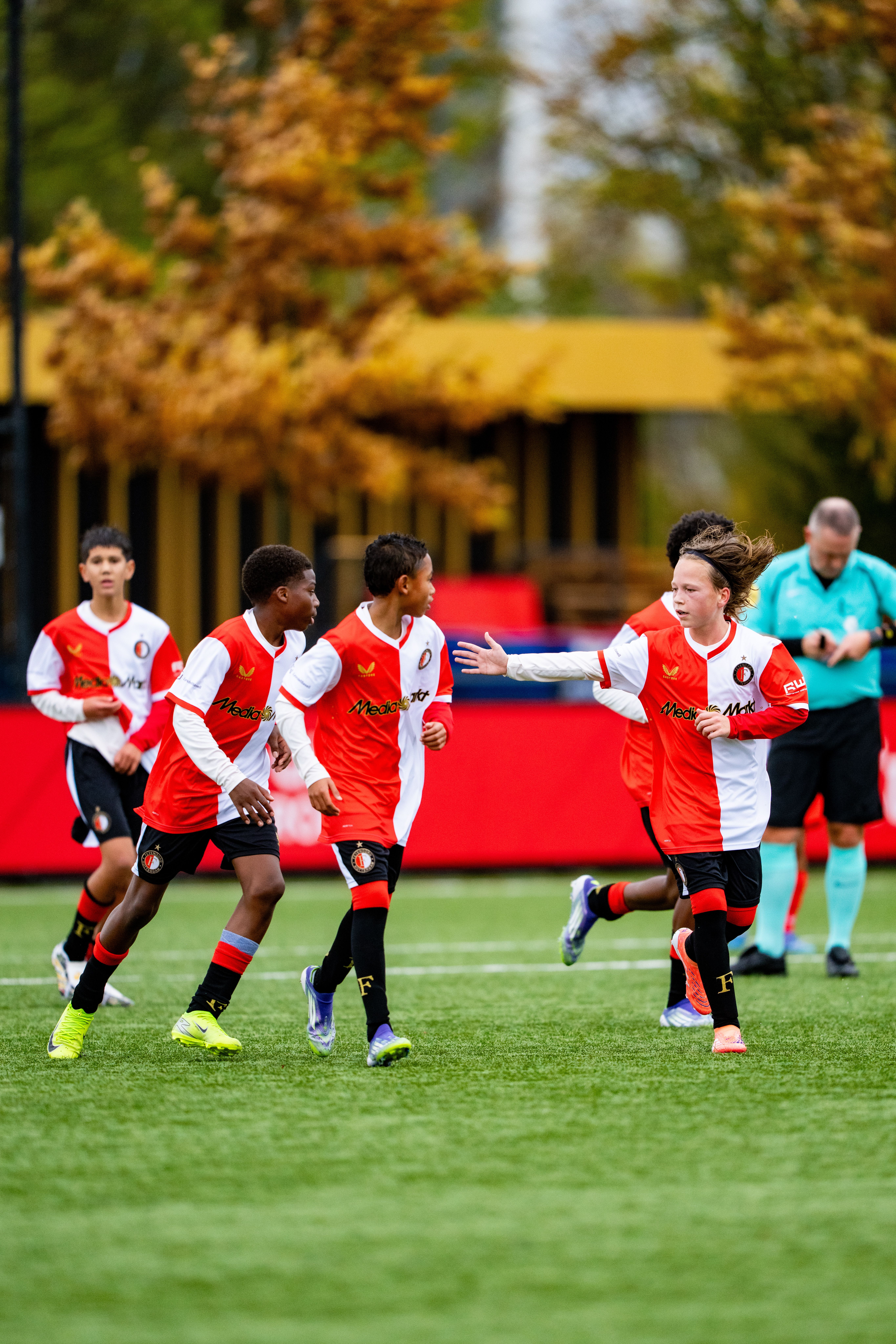 O14 juicht na goal 101125