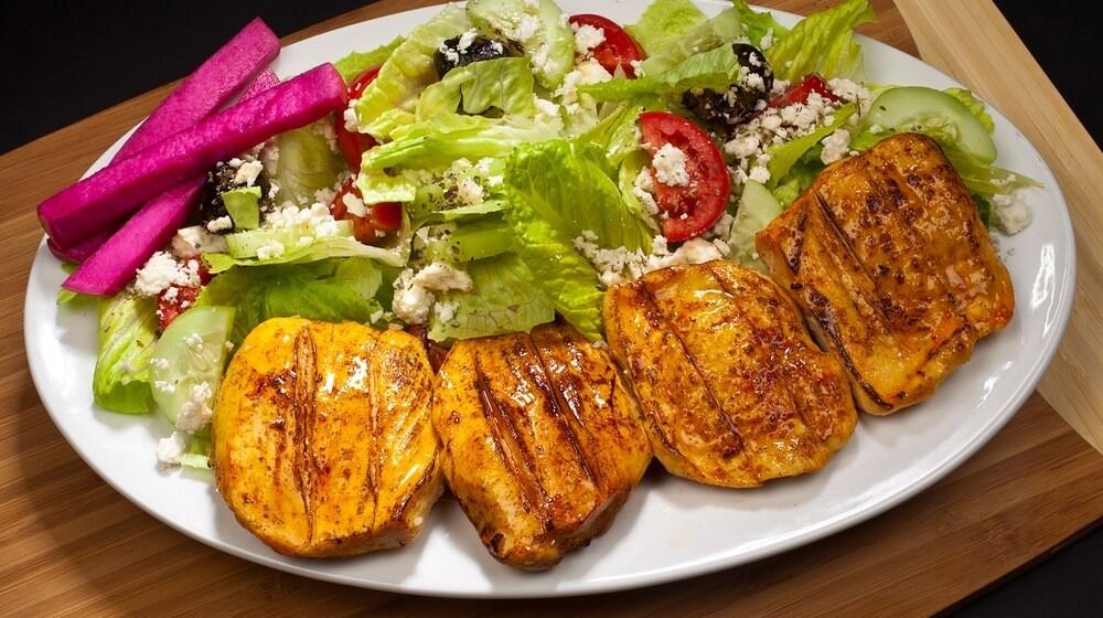 #10 Chicken Breast On Greek Salad (Low Carb)