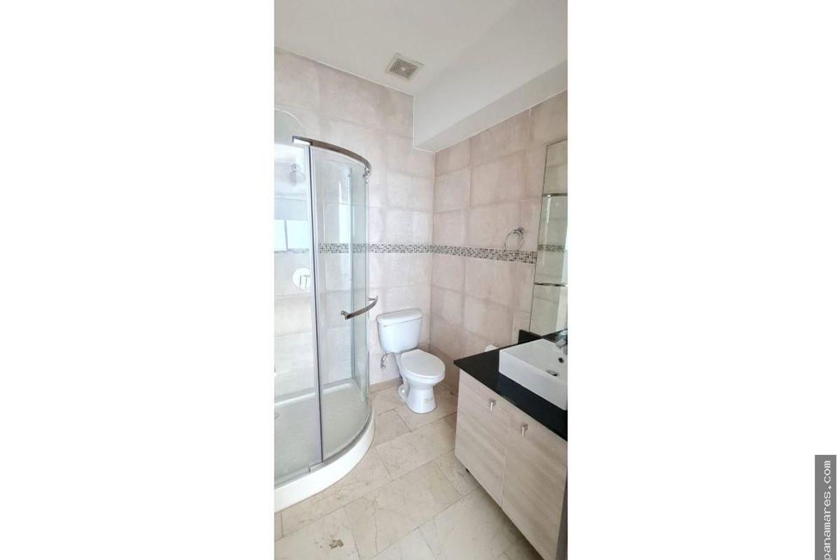 Duplex Tipo Loft Frente Al Mar En Grand Tower - Punta Pacifica — Apartamento en Venta