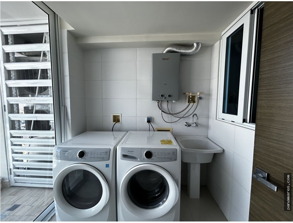 Hermoso Apartamento En The Regent - Costa Del Este — Apartamento en Alquiler