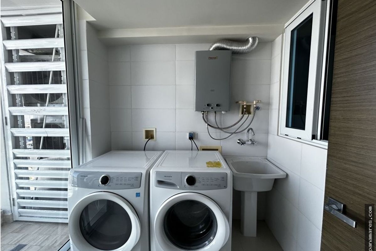 Hermoso Apartamento En The Regent - Costa Del Este — Apartamento en Alquiler