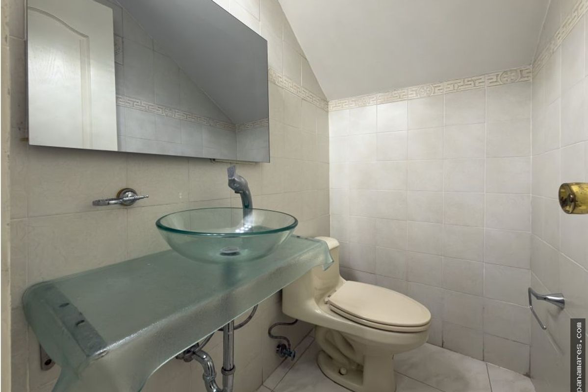 Amplia Casa En Albrook Gardens - Albrook — Casa en Venta