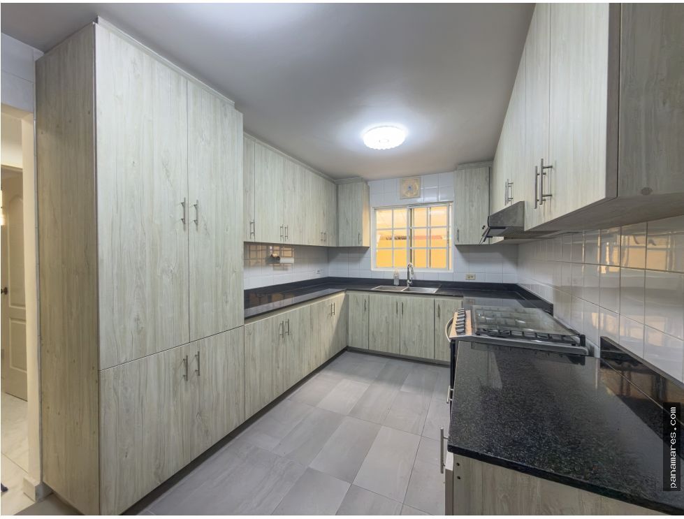 Amplia Casa En Albrook Gardens - Albrook — Casa en Venta