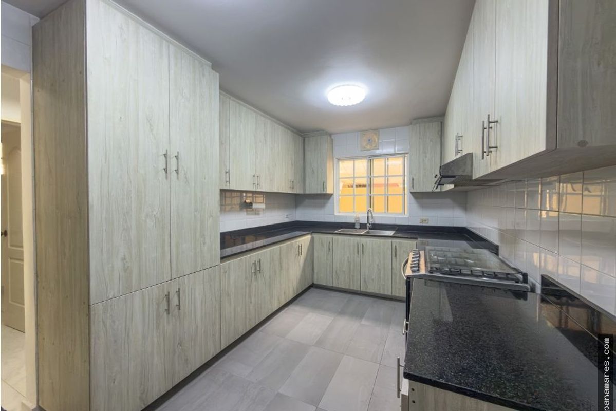 Amplia Casa En Albrook Gardens - Albrook — Casa en Venta