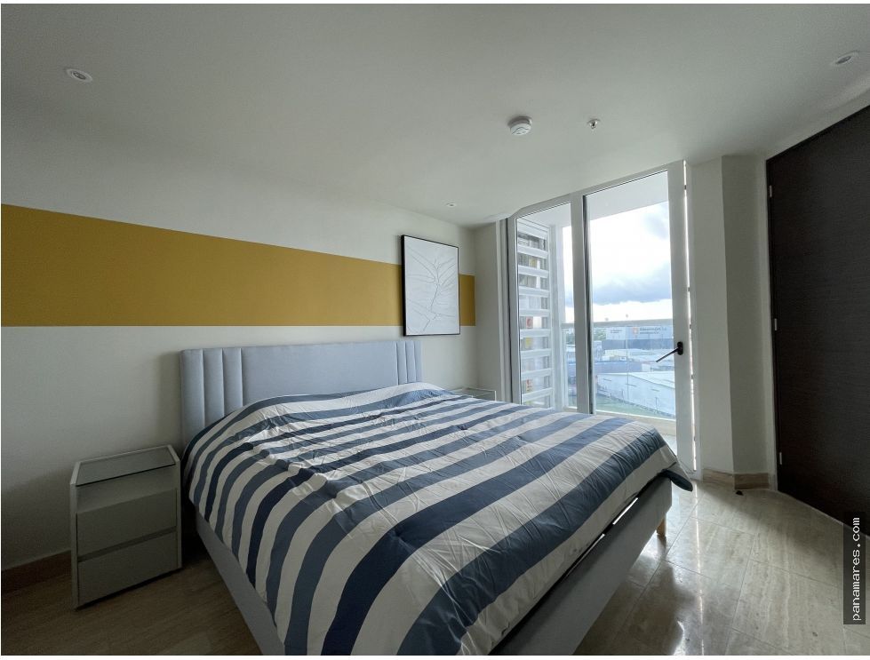 Amoblado En The Regent - Costa Del Este — Apartamento en Venta