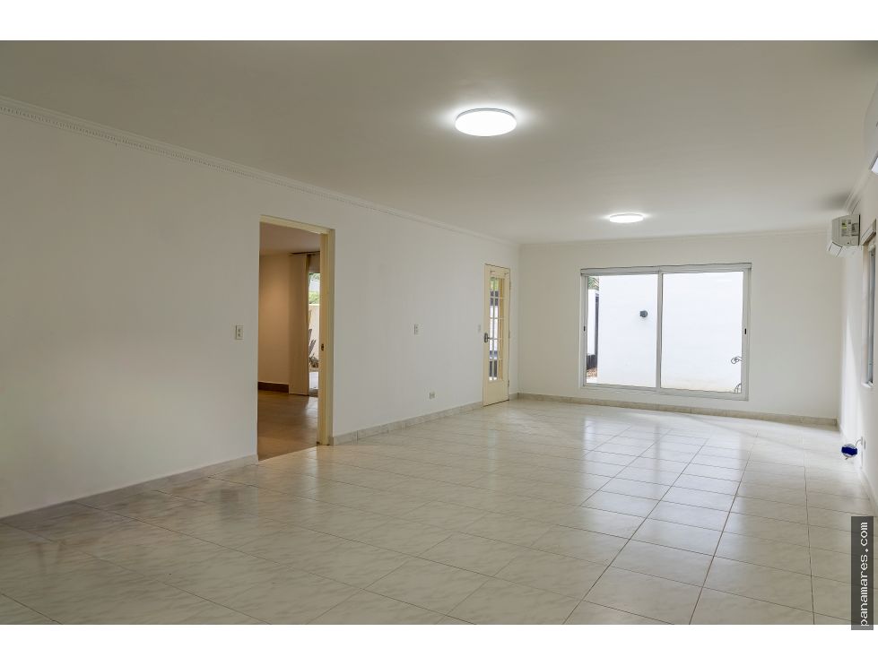 Amplia Casa En Albrook Gardens - Albrook — Casa en Venta