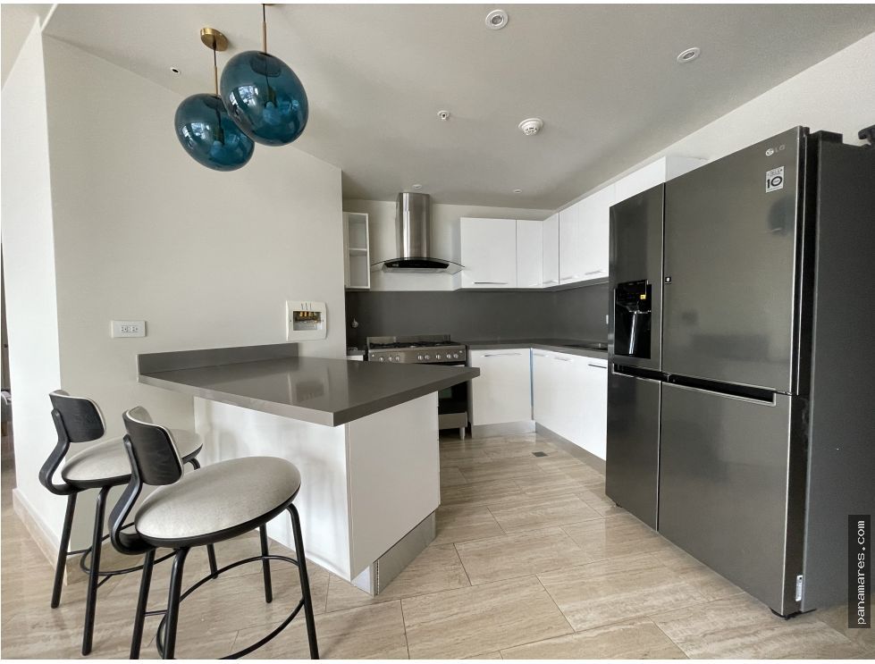 Amoblado En The Regent - Costa Del Este — Apartamento en Venta