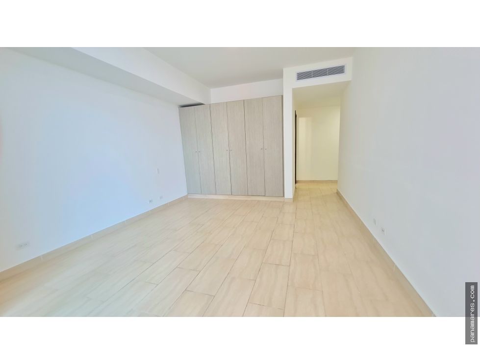 Grand Tower Modelo A - Punta Pacifica — Apartamento en Venta