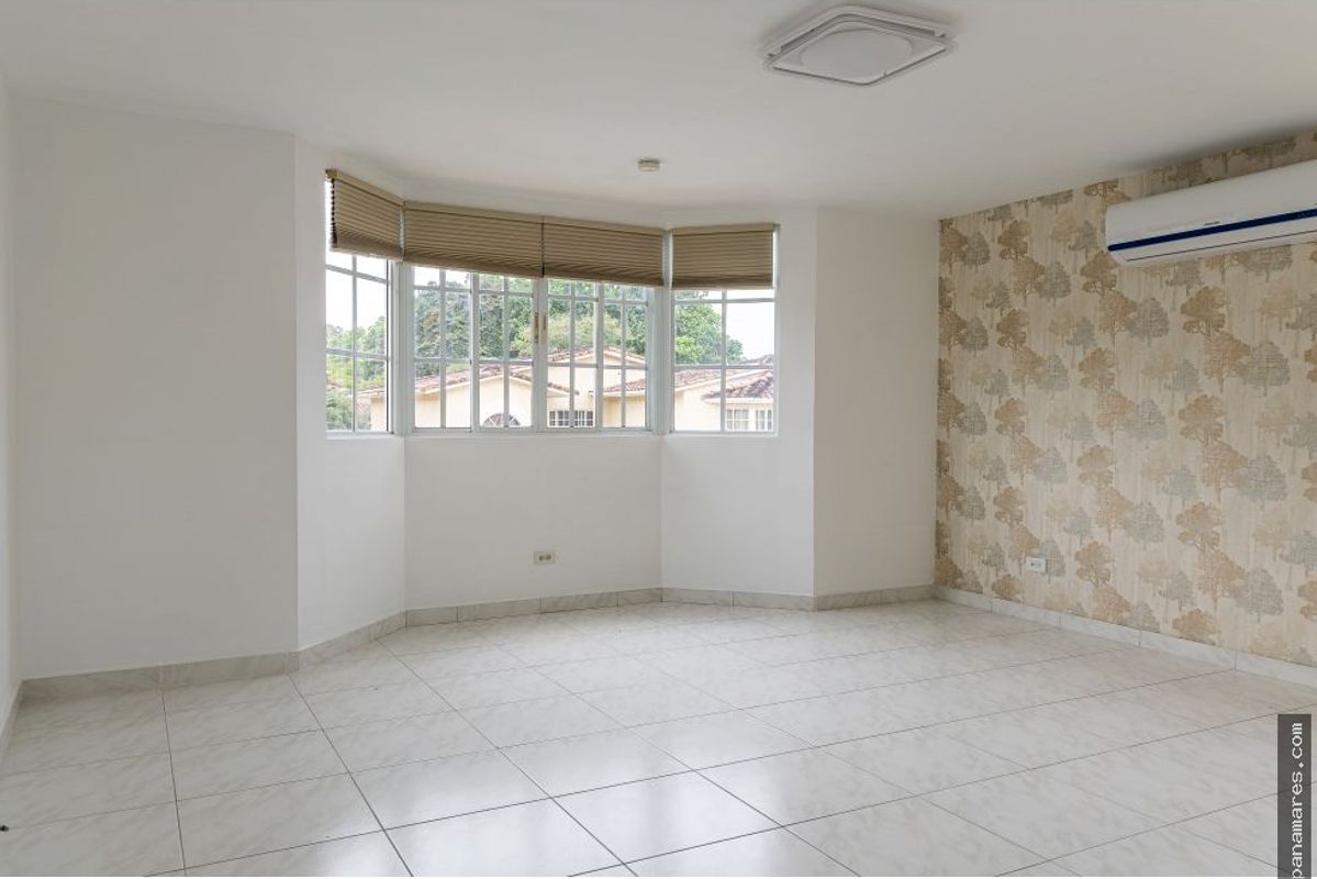 Amplia Casa En Albrook Gardens - Albrook — Casa en Venta