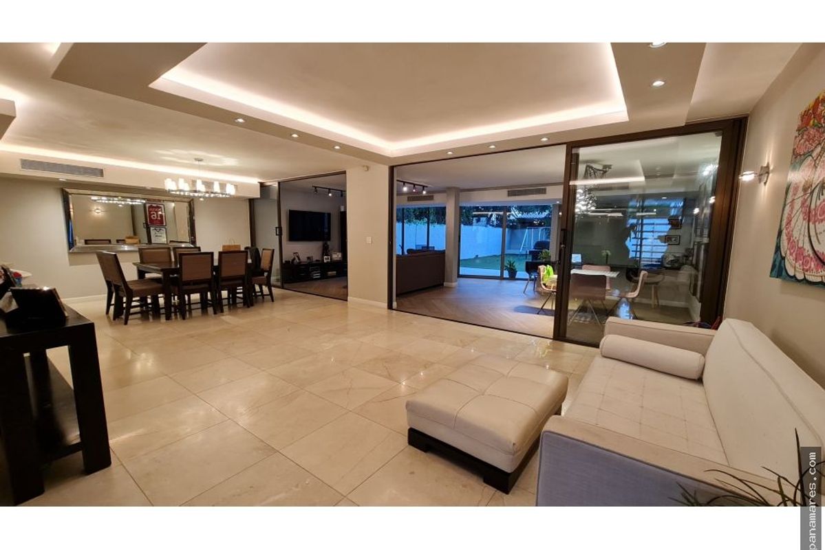 Paitilla Frente Al Parque Con Vista Al Mar — Casa en Venta