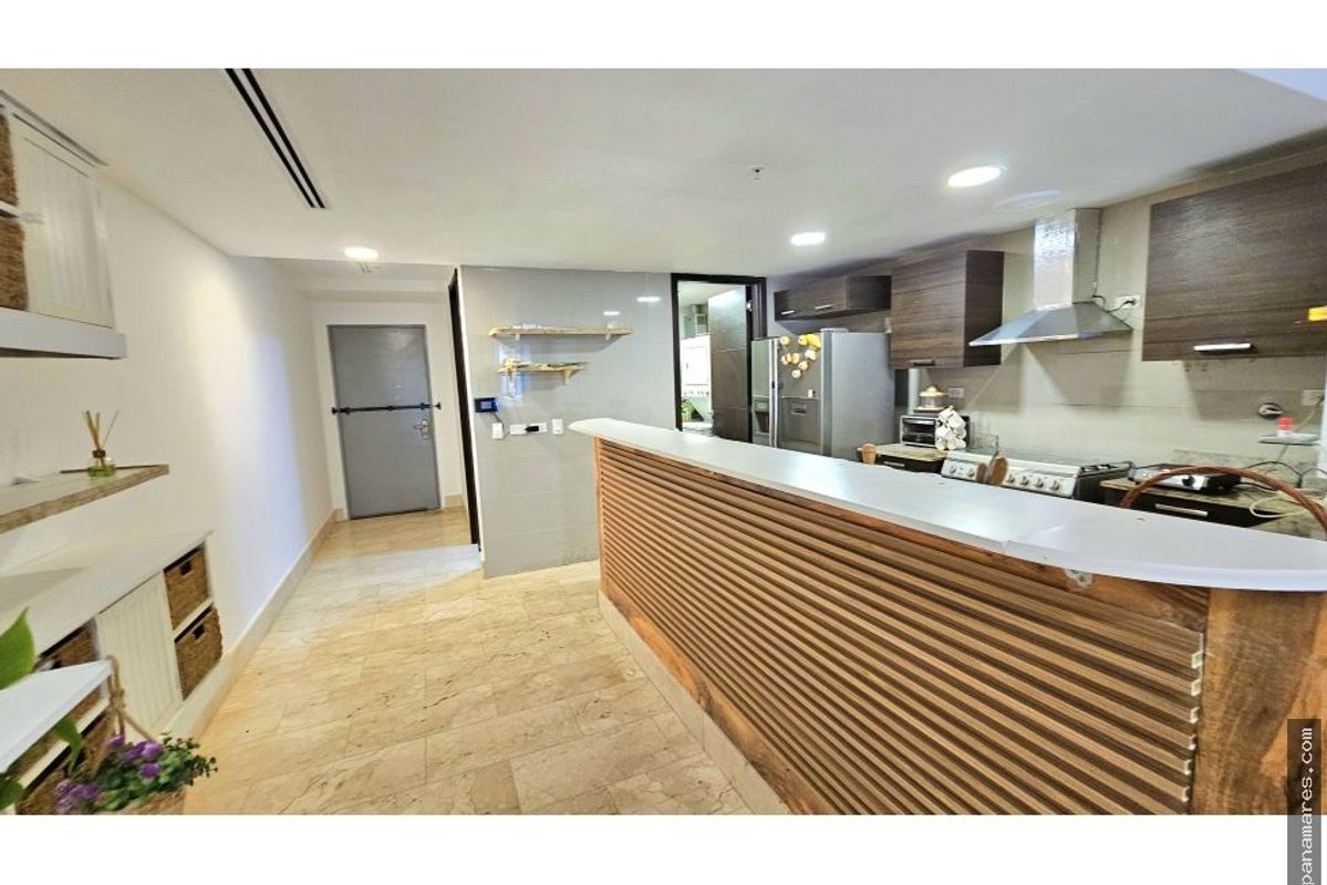 Grand Tower M.l. Frente Al Mar - Punta Pacifica - Oportunidad — Apartamento en Venta