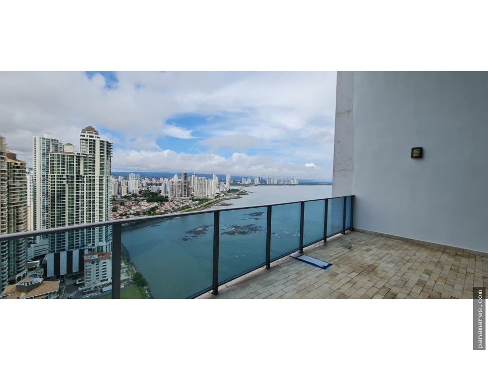 Duplex Tipo Loft Frente Al Mar En Grand Tower - Punta Pacifica — Apartamento en Venta