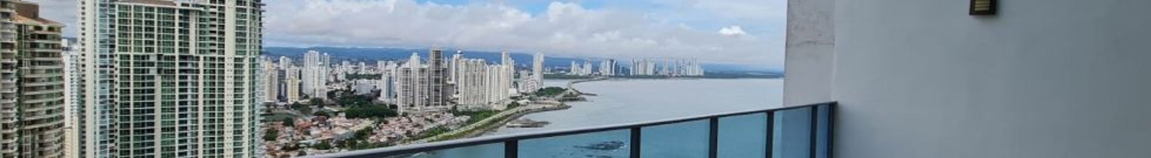Duplex Tipo Loft Frente Al Mar En Grand Tower - Punta Pacifica — Apartamento en Venta