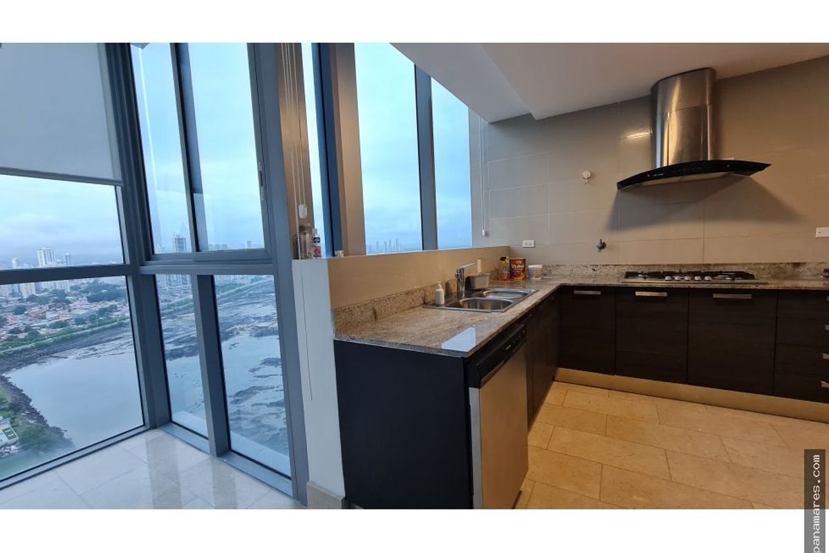 Modelo L Grand Tower - Punta Pacifica — Apartamento en Venta