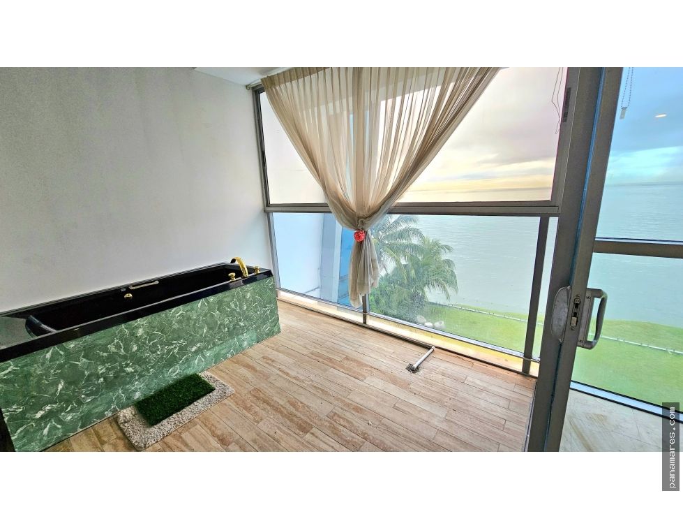 Grand Tower M.l. Frente Al Mar - Punta Pacifica - Oportunidad — Apartamento en Venta