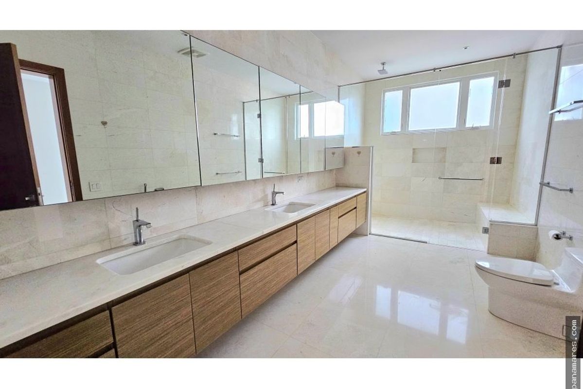 Exclusivo Apartamento En PH La Loma - Santa Maria — Penthouse en Venta