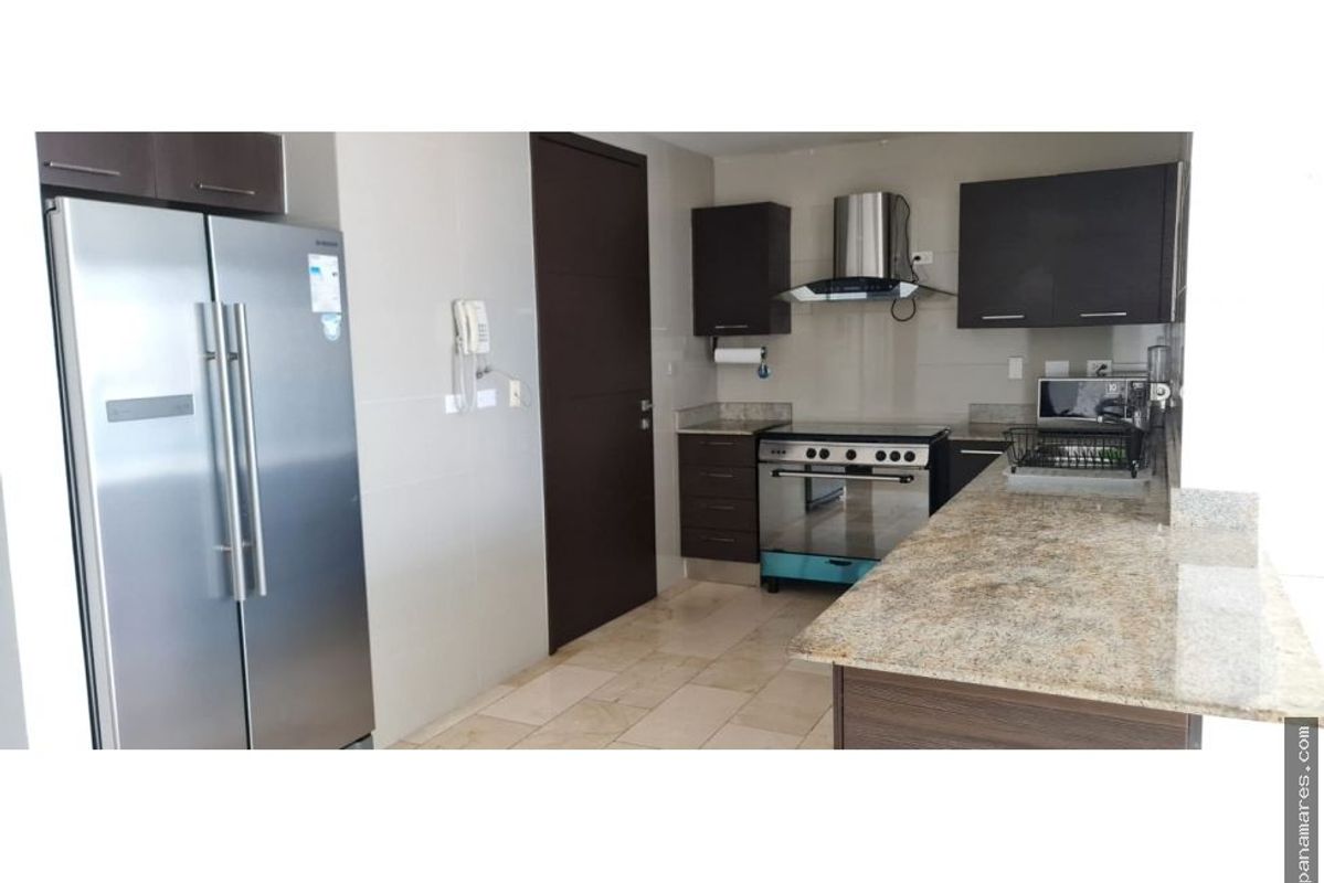 Duplex Tipo Loft Frente Al Mar En Grand Tower - Punta Pacifica — Apartamento en Venta