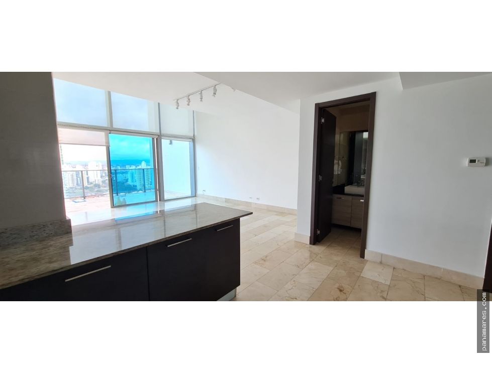 Duplex Tipo Loft Frente Al Mar En Grand Tower - Punta Pacifica — Apartamento en Venta