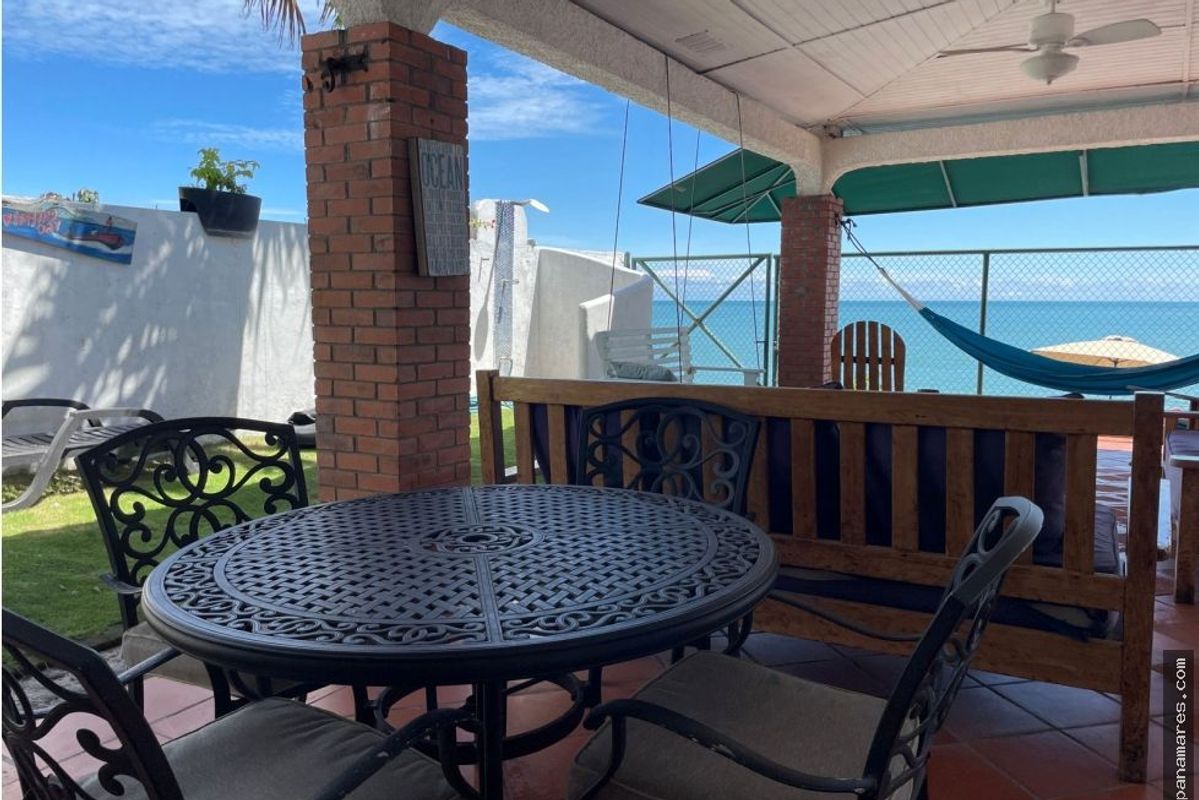 Hermosa Casa Frente Al Mar En Farallon — Casa de Playa en Venta
