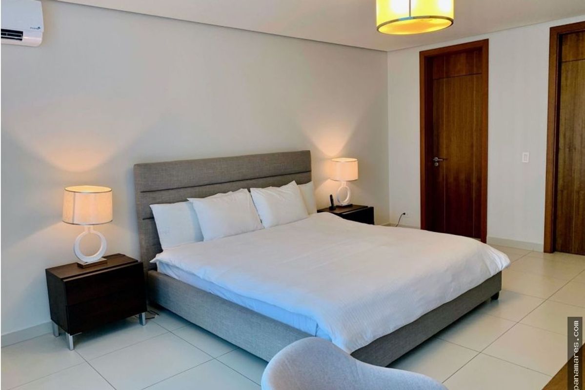Parkside En Costa Del Este - Amoblado Y Equipado — Apartamento en Venta