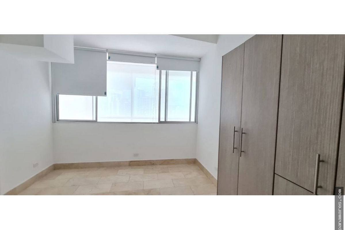 Duplex Tipo Loft Frente Al Mar En Grand Tower - Punta Pacifica — Apartamento en Venta