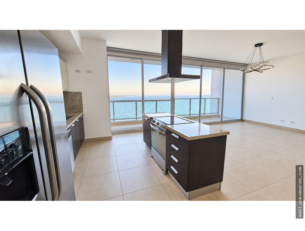 Piso Alto Frente Al Mar En PH Oceanaire – Punta Pacífica — Apartamento en Alquiler