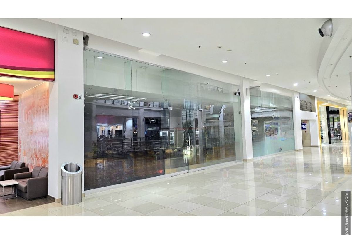 Gran Oportunidad! Local Comercial En Los Andes Mall – Alto Tráfico — Local en Venta