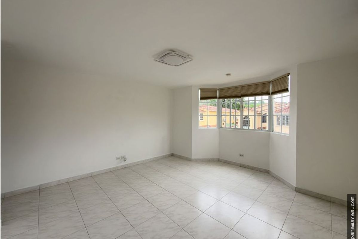 Amplia Casa En Albrook Gardens - Albrook — Casa en Venta
