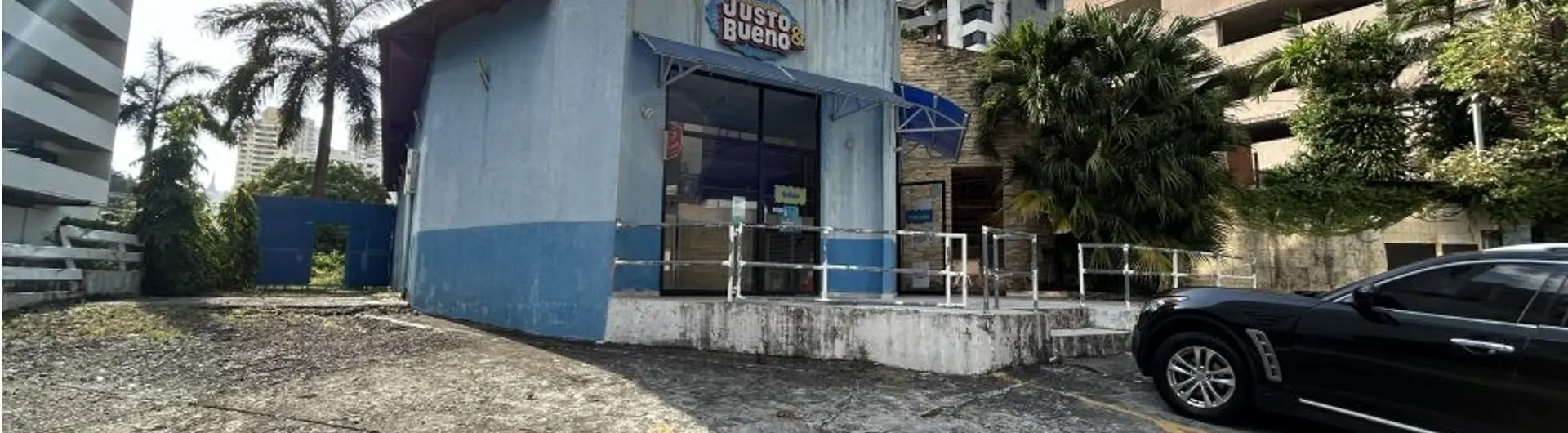 Oportunidad Única! Se Vende Terreno Con Mejoras Detras Del Sheraton — Lote Comercial en Venta