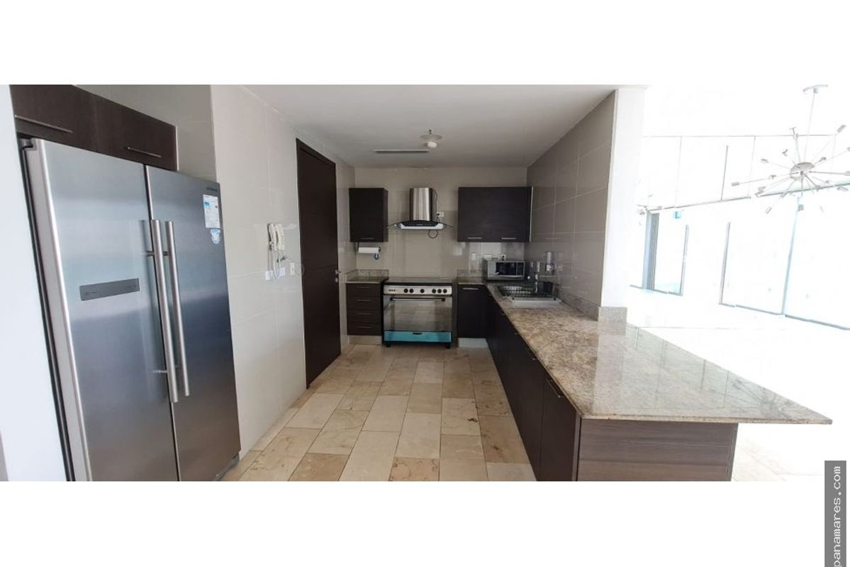 Duplex Tipo Loft Frente Al Mar En Grand Tower - Punta Pacifica — Apartamento en Venta