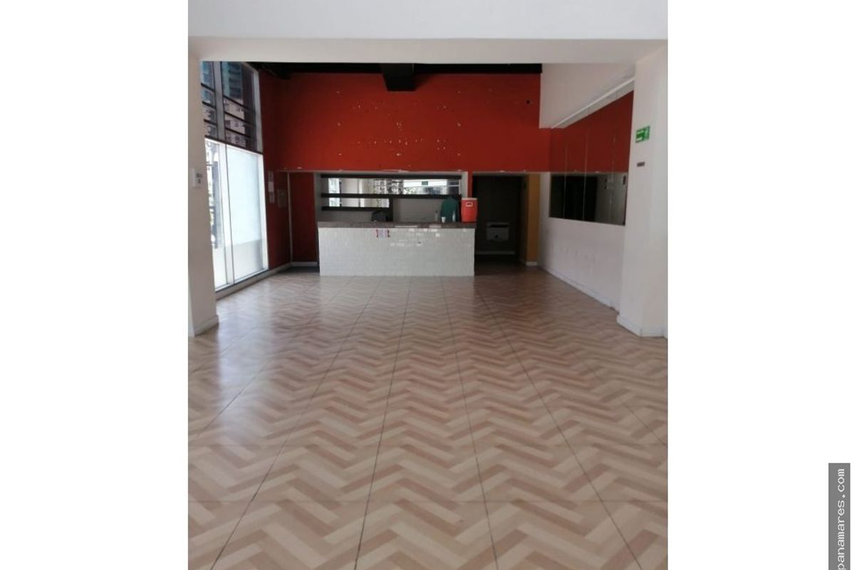 Esquina - Alquiler - Obarrio — Local en Alquiler