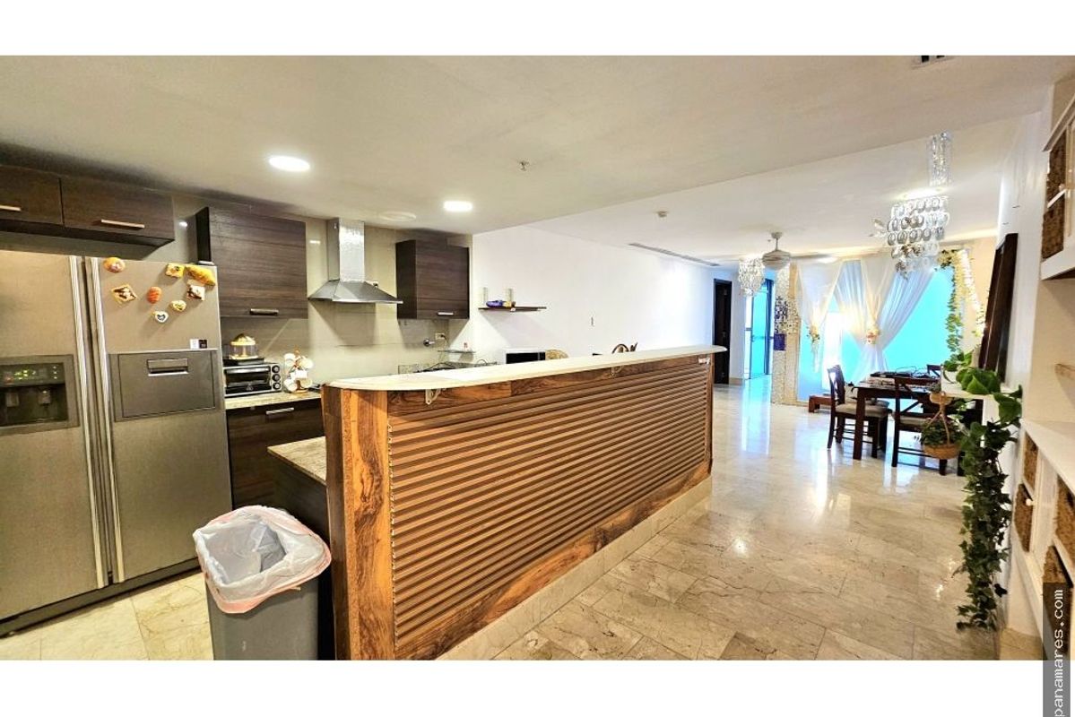 Grand Tower M.l. Frente Al Mar - Punta Pacifica - Oportunidad — Apartamento en Venta