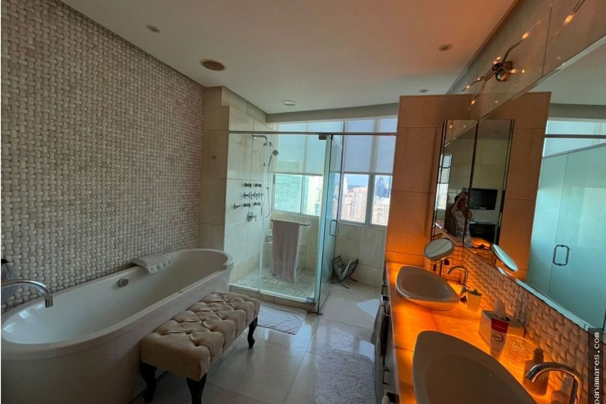 Hermoso Duplex En El PH Blue Bahia - Punta Pacifica — Penthouse en Venta