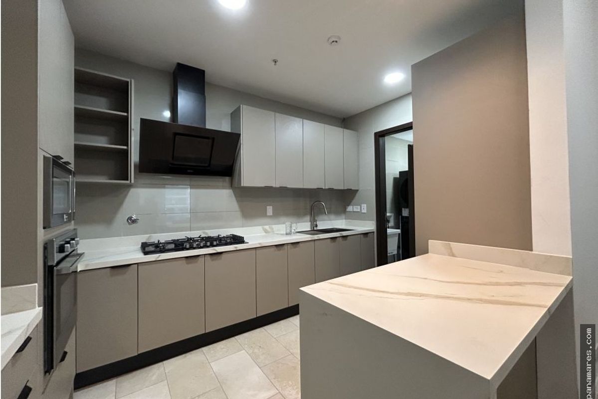 PH Grand Tower - Punta Pacifica - Amoblado — Penthouse en Alquiler