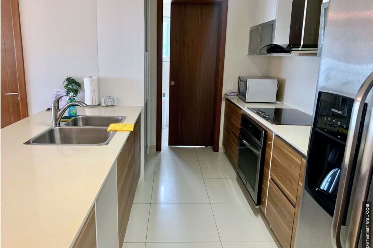 Parkside En Costa Del Este - Amoblado Y Equipado — Apartamento en Venta