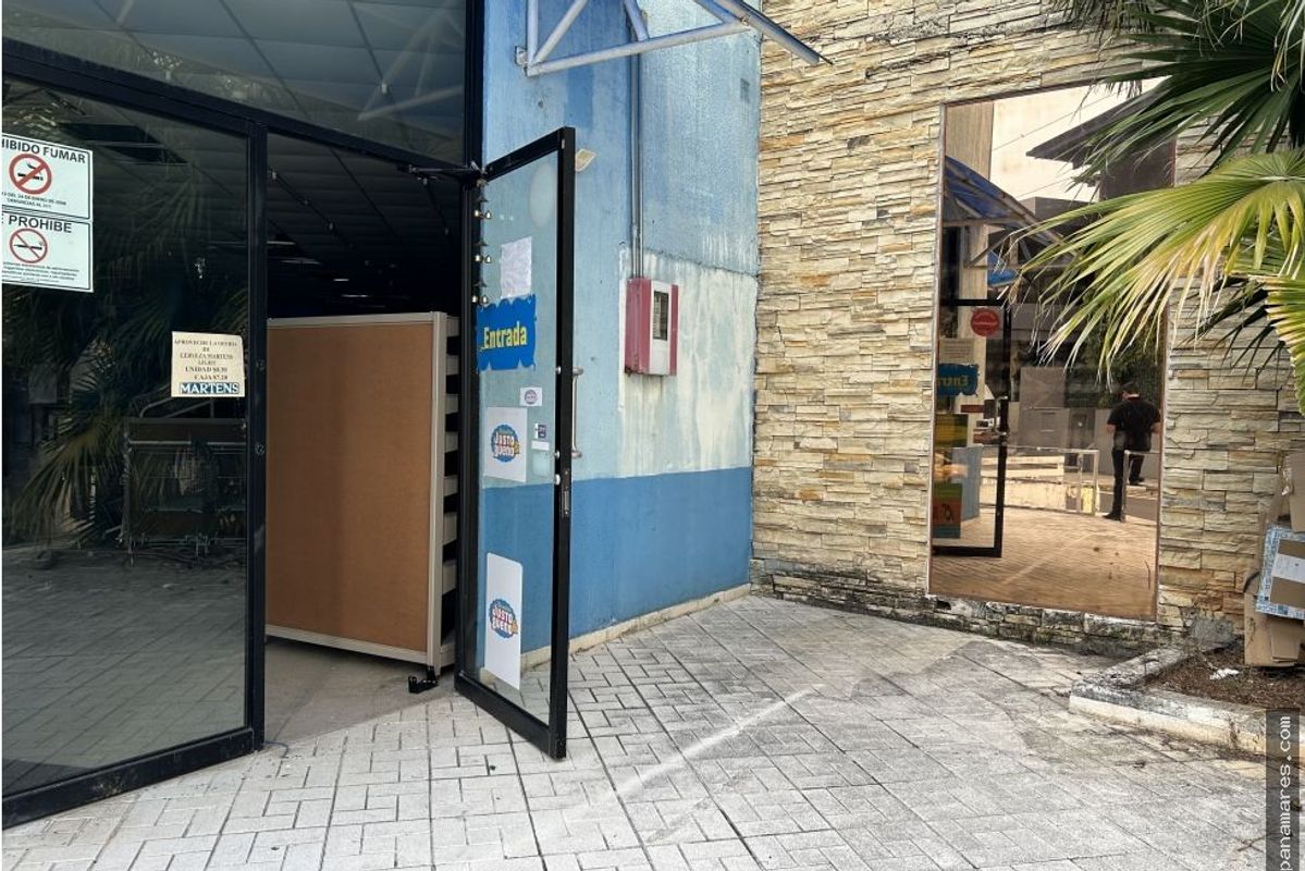 Oportunidad Única! Se Vende Terreno Con Mejoras Detras Del Sheraton — Lote Comercial en Venta