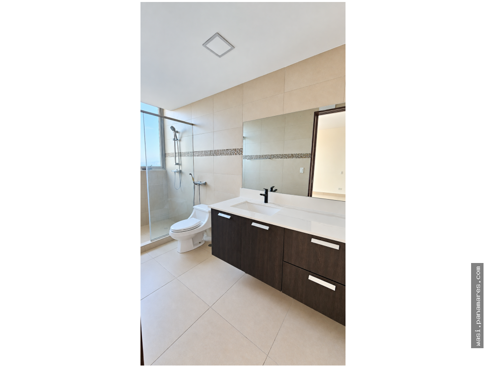 Piso Alto Frente Al Mar En PH Oceanaire – Punta Pacífica — Apartamento en Alquiler