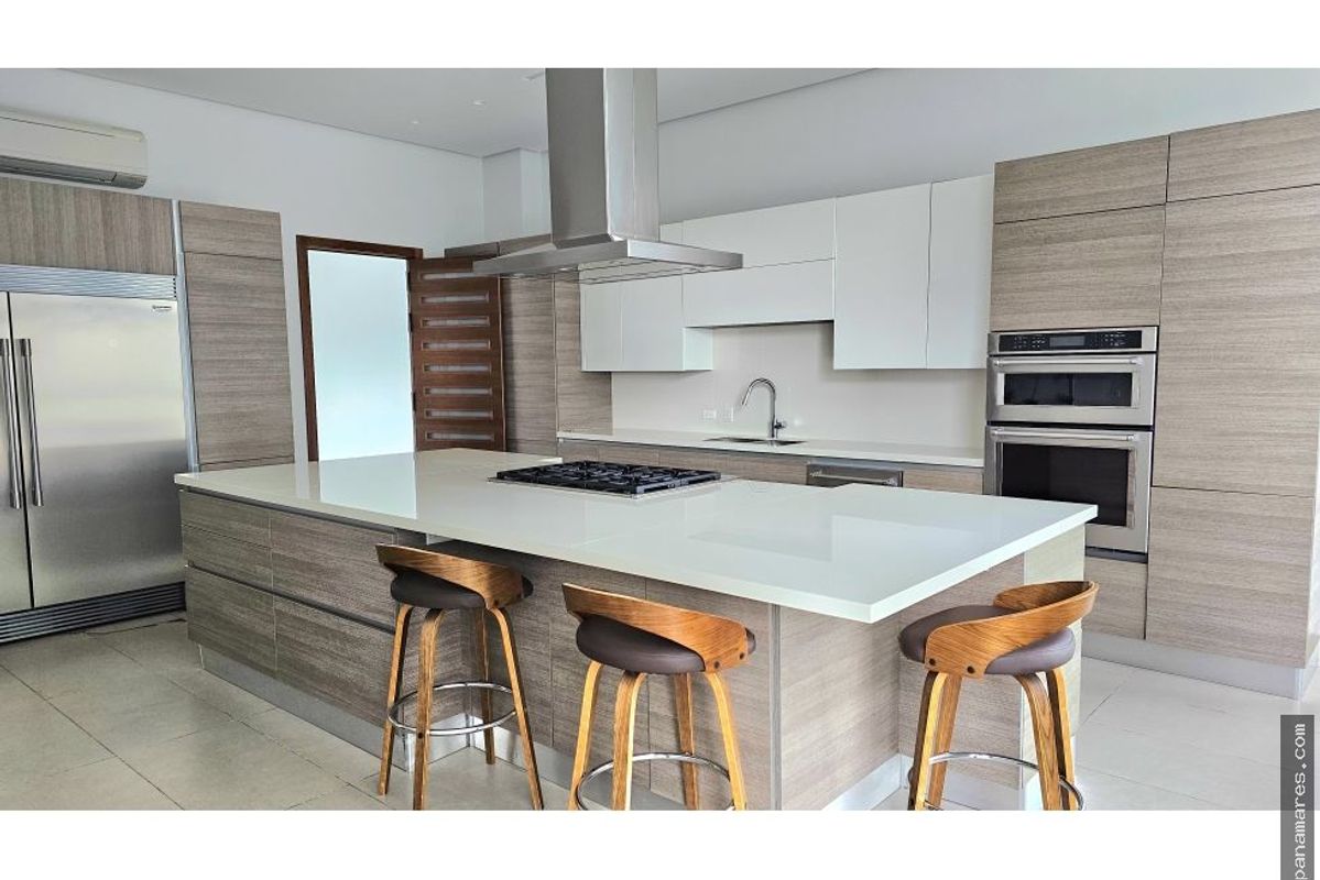 Exclusivo Apartamento En PH La Loma - Santa Maria — Penthouse en Venta