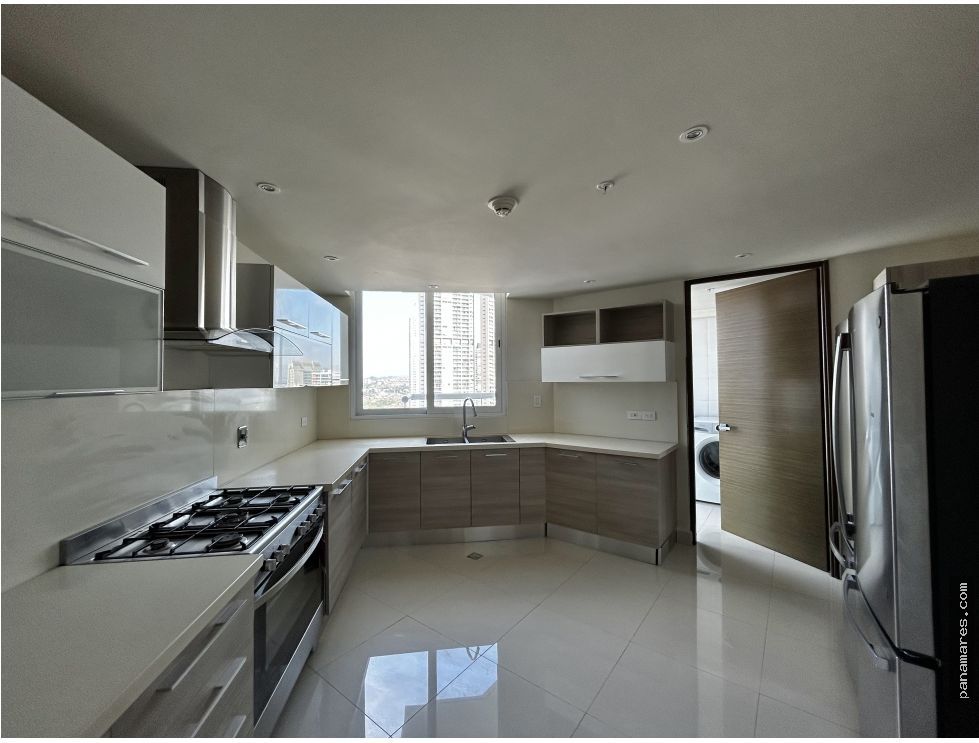 Hermoso Apartamento En The Regent - Costa Del Este — Apartamento en Alquiler