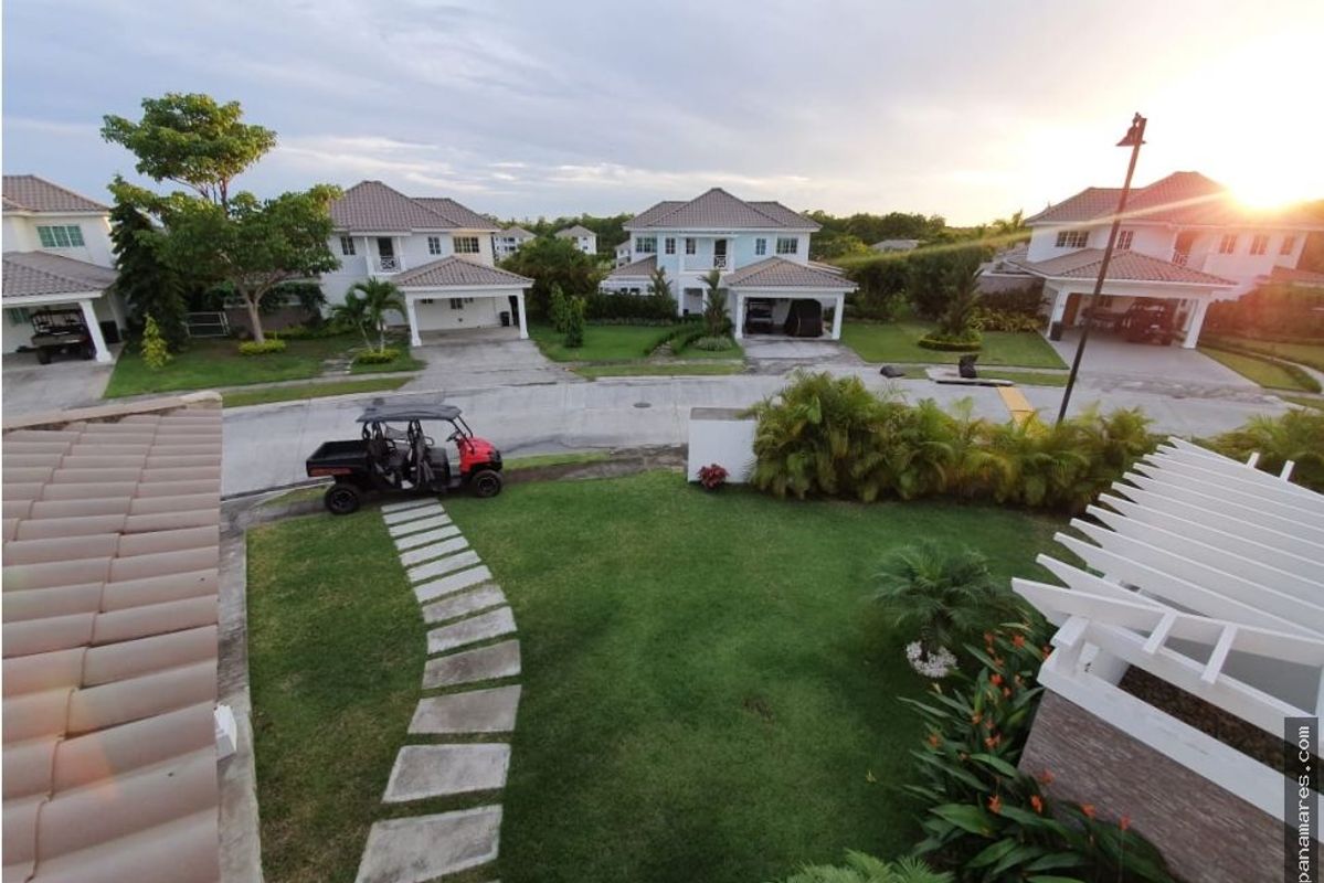 Villa En Bijao Beach Club And Residences — Casa de Playa en Venta