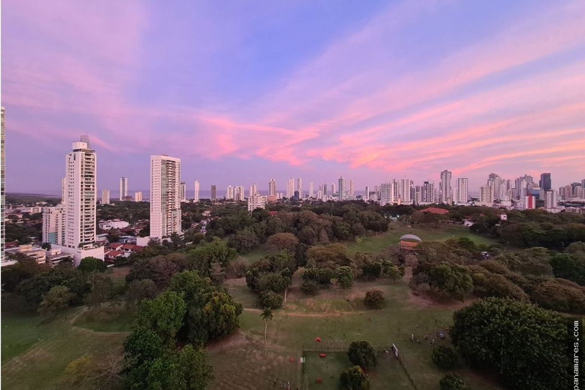 PH Residencias Del Sol - Vista Al Parque Omar - Piso Alto — Penthouse en Venta