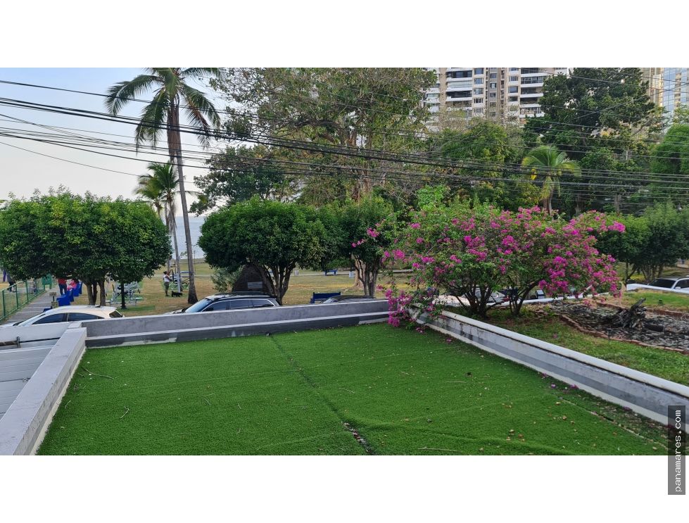 Paitilla Frente Al Parque Con Vista Al Mar — Casa en Venta