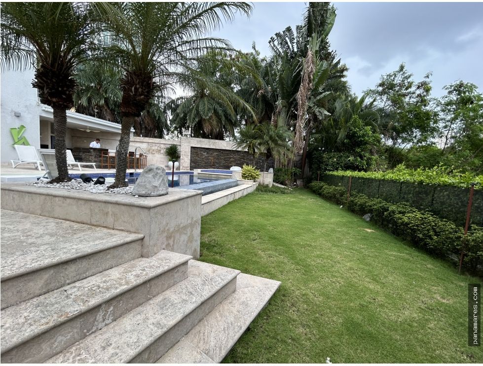 Hermoso Apartamento Amoblado - Terraza Privada Con Piscina — Apartamento en Venta