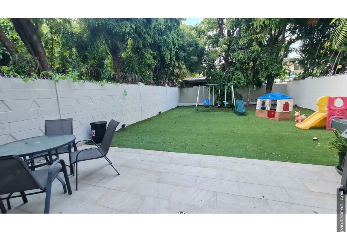 Paitilla Frente Al Parque Con Vista Al Mar — Casa en Venta