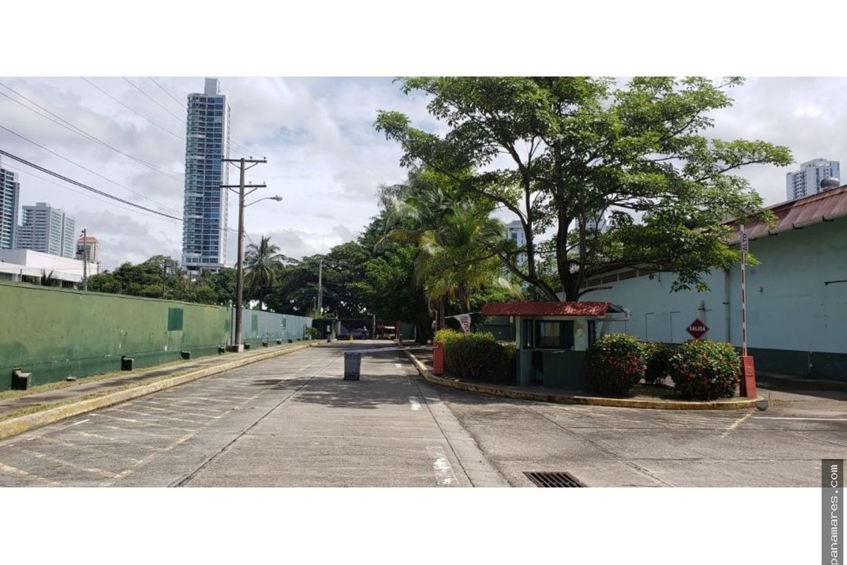¡terreno Con Mucho Potencial En San Francisco! — Apartaestudio en Venta