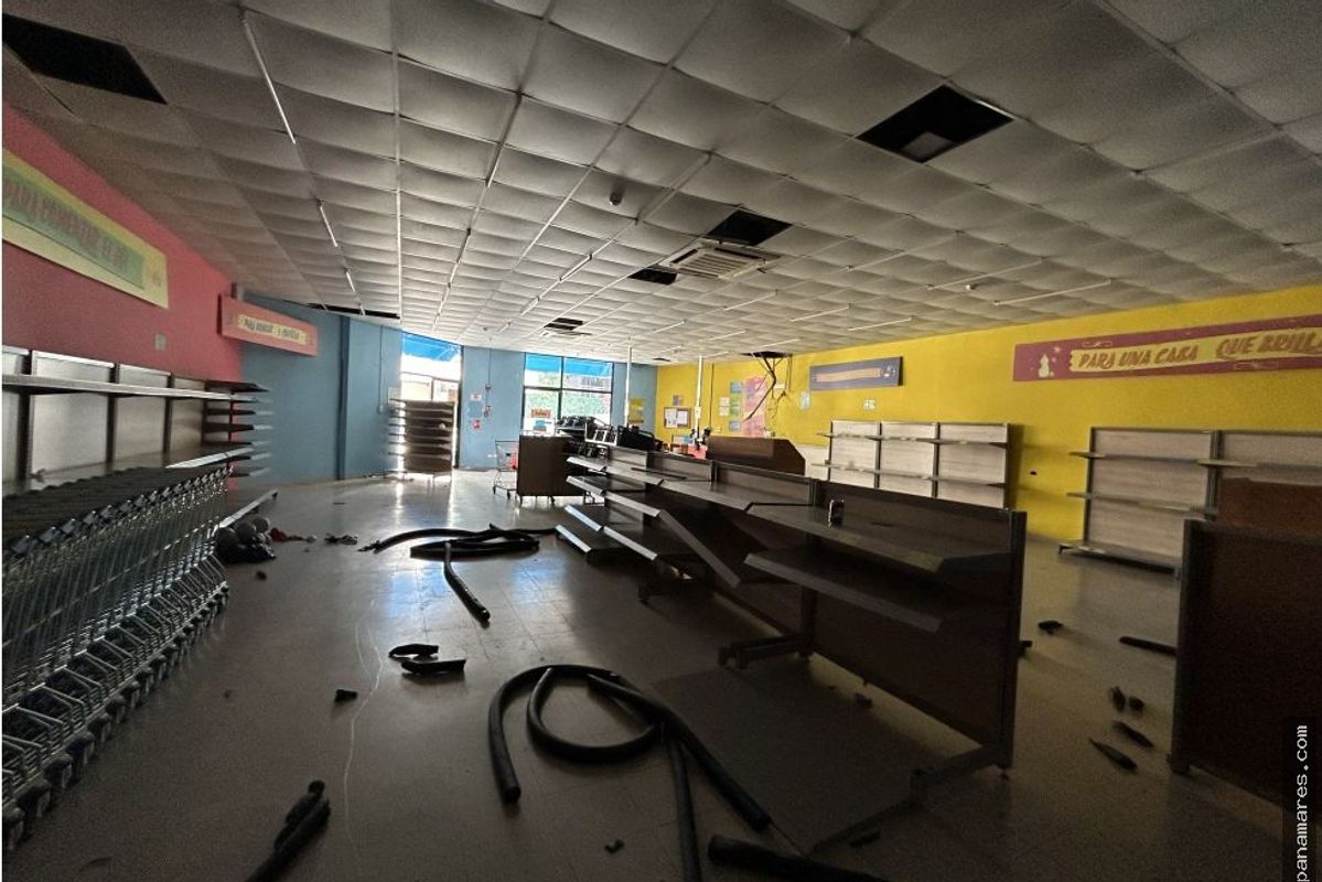 Oportunidad Única! Se Vende Terreno Con Mejoras Detras Del Sheraton — Lote Comercial en Venta