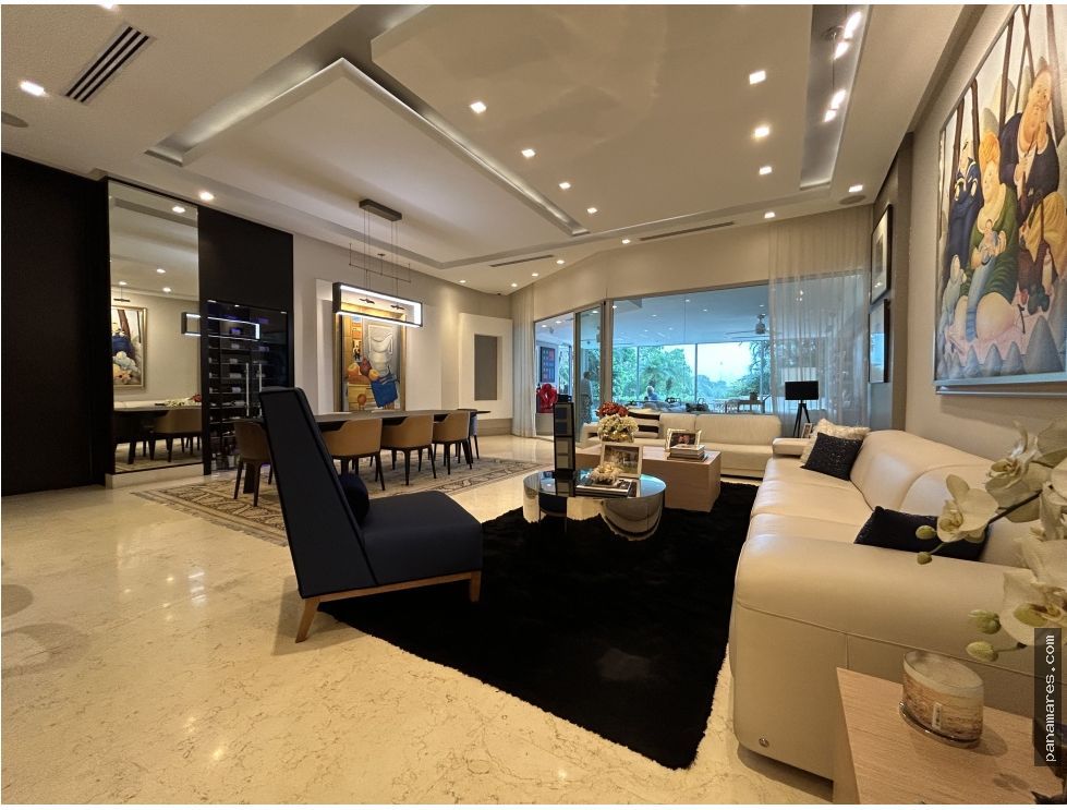 Hermoso Apartamento Amoblado - Terraza Privada Con Piscina — Apartamento en Venta