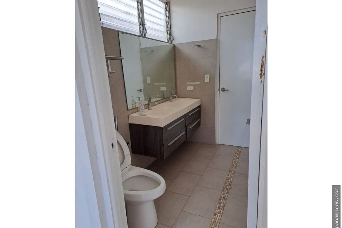 Remodelada En San Francisco - Loma Alegre — Casa en Alquiler