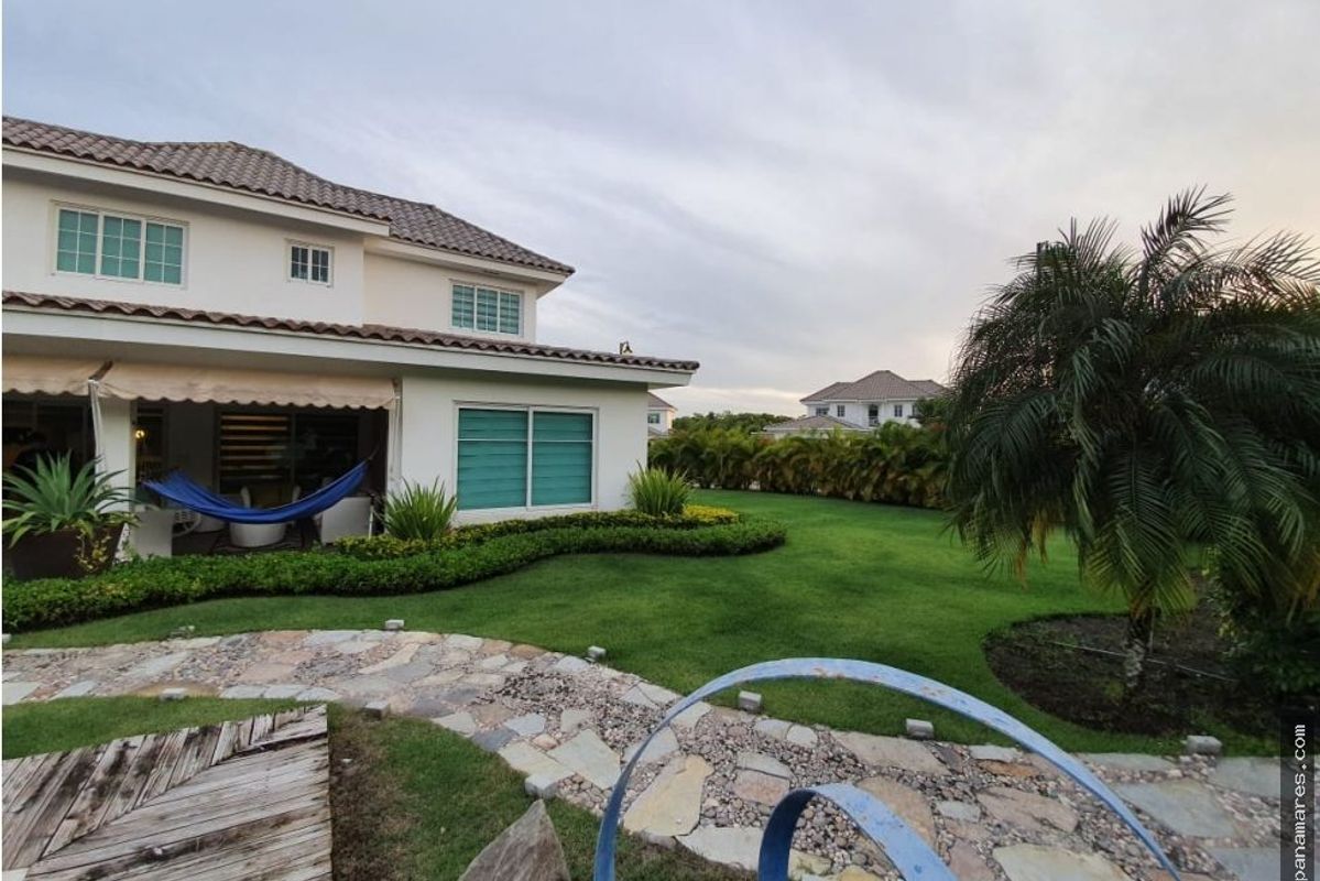 Villa En Bijao Beach Club And Residences — Casa de Playa en Venta