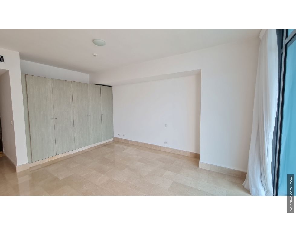 Modelo L Grand Tower - Punta Pacifica — Apartamento en Venta